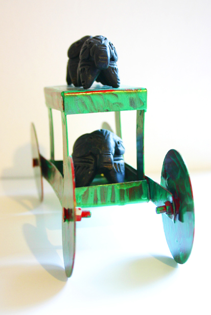elephant prinsjesdag (sculpture by Franka Waaldijk, right front)